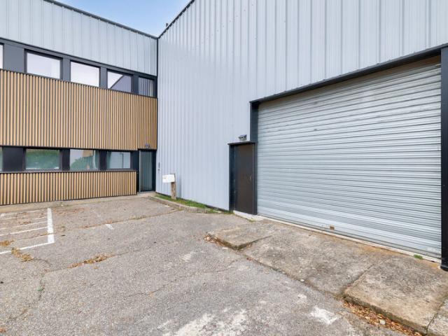 Local Commercial location à Nanterre, Villeneuve-la-garenne
