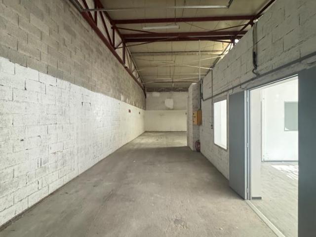 Local Commercial location à Istres, Vitrolles