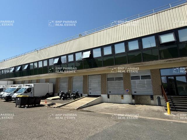 Local Commercial location à L'Haÿ-les-Roses, Vitry-sur-seine