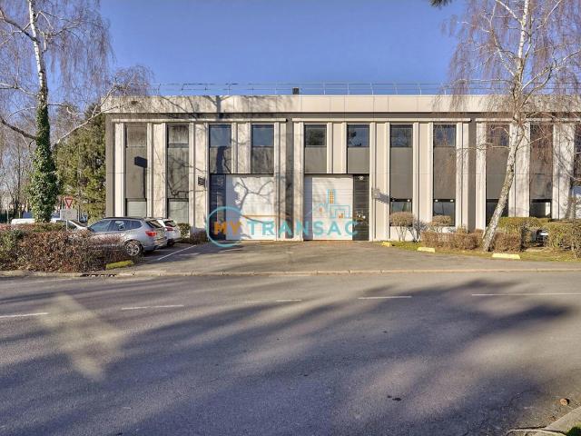 Local Commercial location à Z.A.E. Paris-Est, Lognes