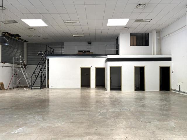 Local Commercial location à Toulouse, Balma