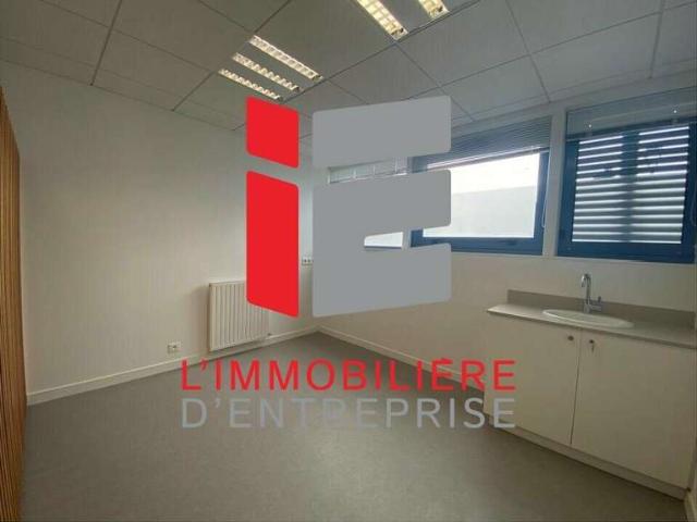 Bureau location à Lanester, Morbihan