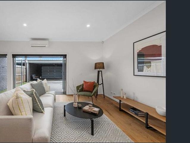 Townhouse for rent in Camerons Creek, Victoria