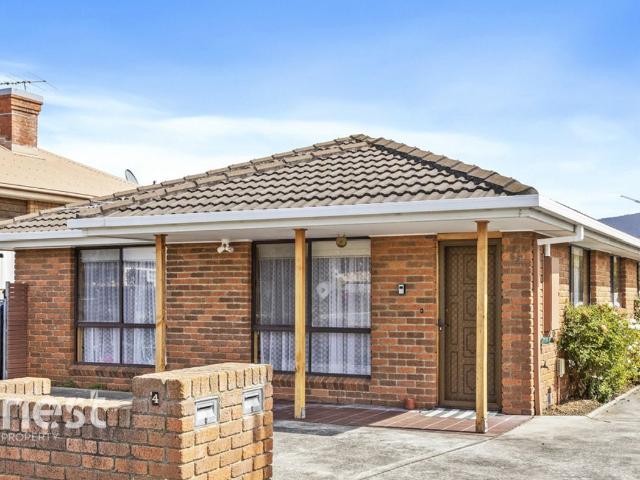 Villa for sale in Moonah