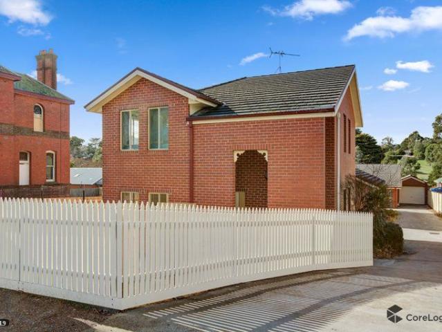 Townhouse for sale in Kilmore, Victoria