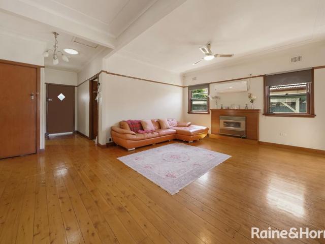 House for rent in Glenfield, Sydney