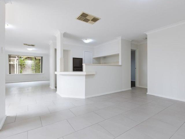 Villa for rent in Applecross, City of Melville