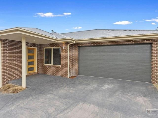Townhouse for rent in Camerons Creek, Victoria