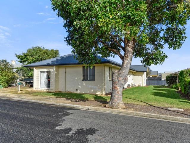 Flat for sale in Comaum, South Australia