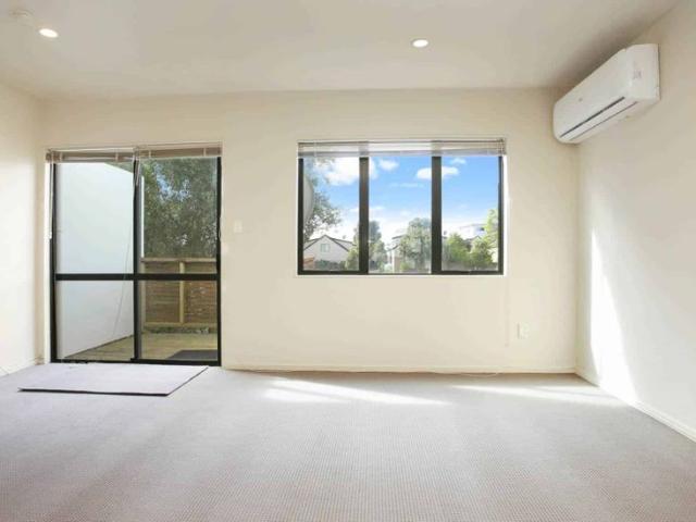 Townhouse for rent in New Lynn