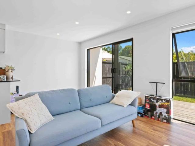 Townhouse for rent in Wairau Valley