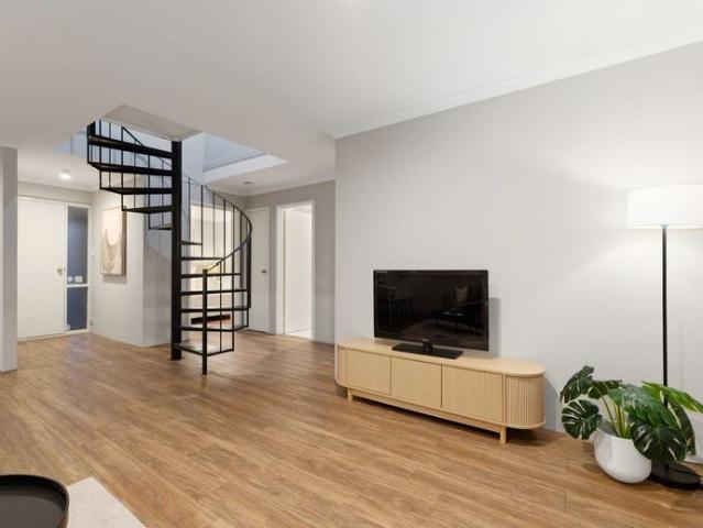 Townhouse for rent in Stirling, Western Australia