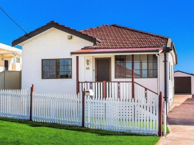 House for rent in Wollongong West, New South Wales