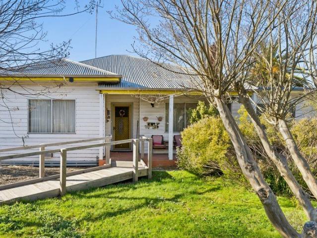 House for sale in Mansfield, Shire of Mansfield