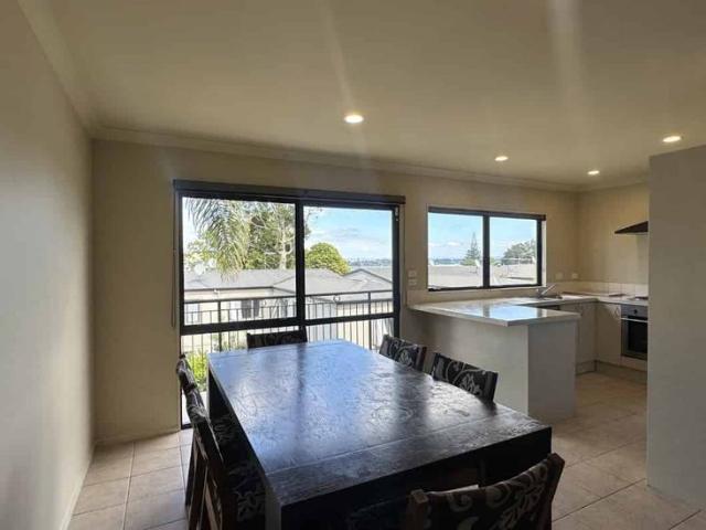 Townhouse for rent in Onehunga, Maungakiekie-Tāmaki