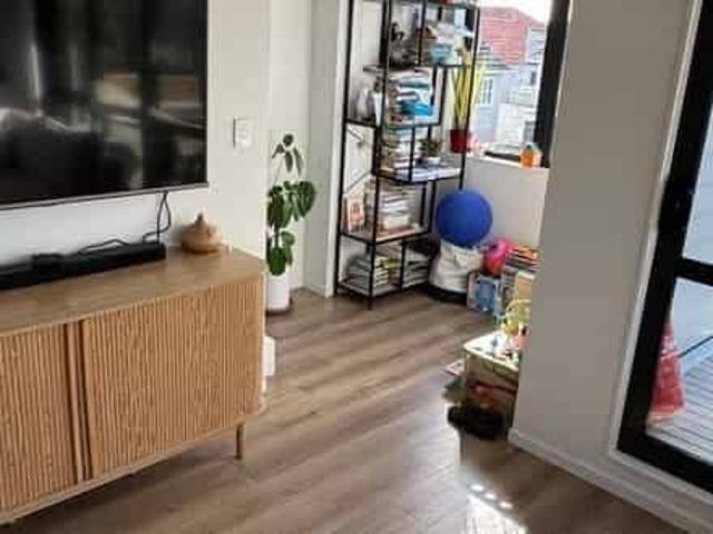 Townhouse for rent in Point England, Oroua County