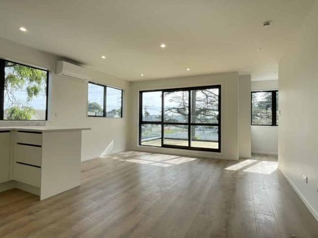 Townhouse for rent in Point England, Oroua County