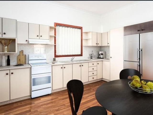House for rent in Wollongong West, New South Wales