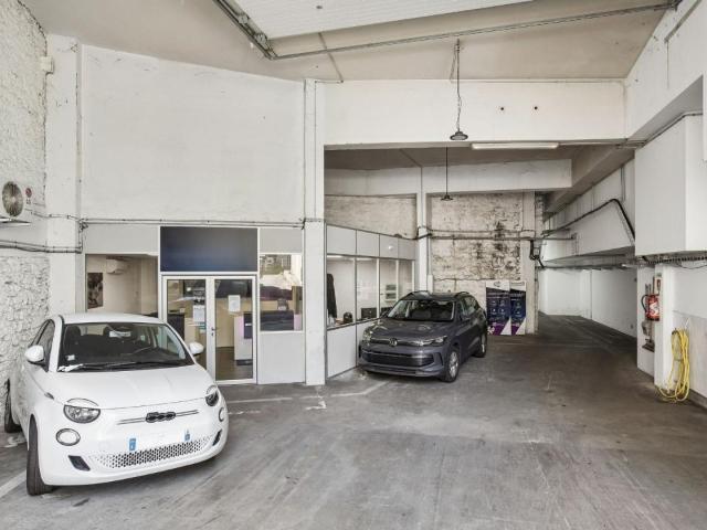 Local Commercial location à Paris, Île-de-France