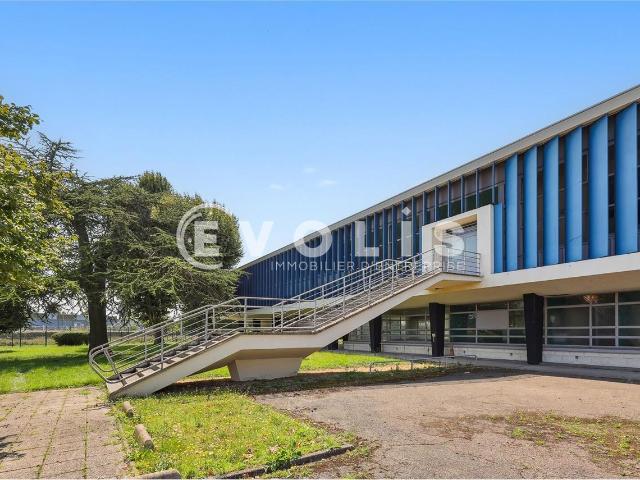 Local Commercial location à Créteil