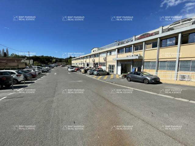 Local Commercial location à Grasse, Biot