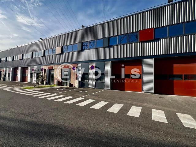 Local Commercial location à Évry, Corbeil-essonnes