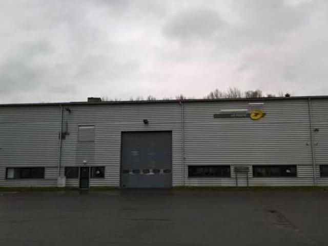 Local Commercial location à Creil, Cavée de Senlis