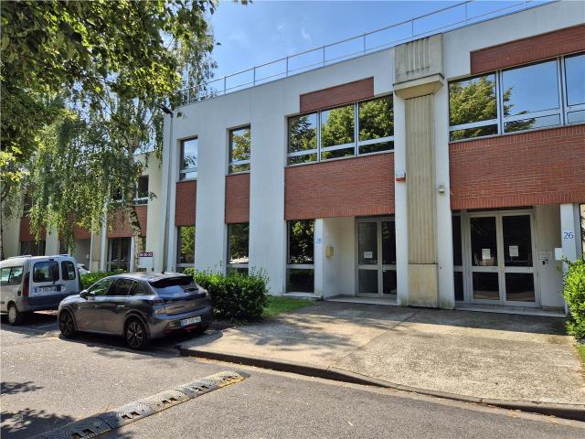 Local Commercial location à Torcy, Emerainville