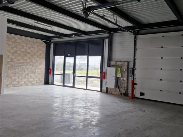 Local Commercial location à Pontoise, Eragny