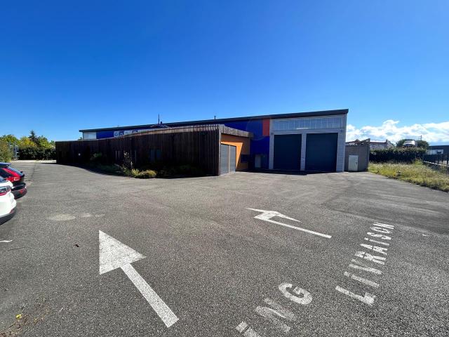 Local Commercial location à Tarbes, Ibos