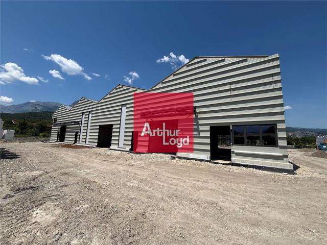 Local Commercial location à Grenoble, Le Pont-de-claix