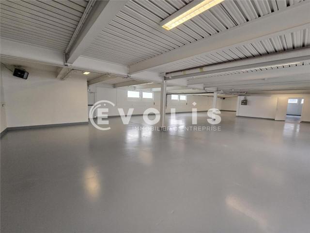 Local Commercial location à Palaiseau, Les Ulis