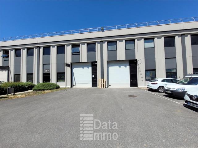 Local Commercial location à Torcy, Lognes