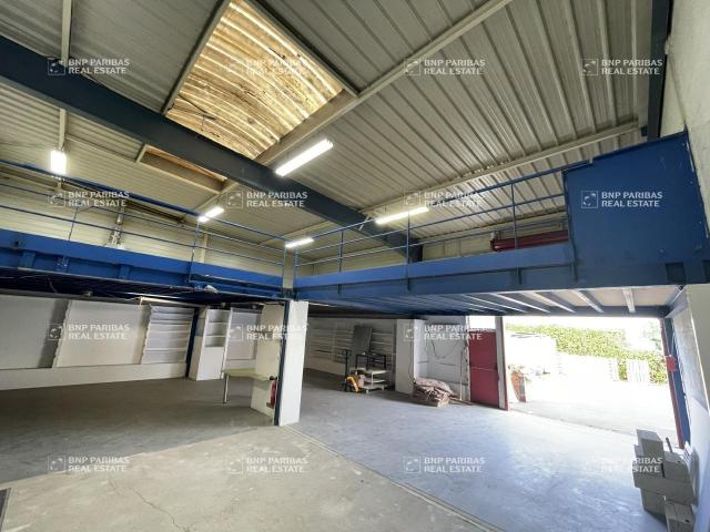 Local Commercial location à Rambouillet, Magny-les-hameaux