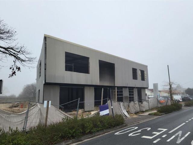 Local Commercial location à Bordeaux, Mérignac
