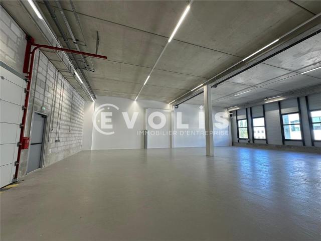 Local Commercial location à Zone d'activités du Petit Nanterre, Nanterre
