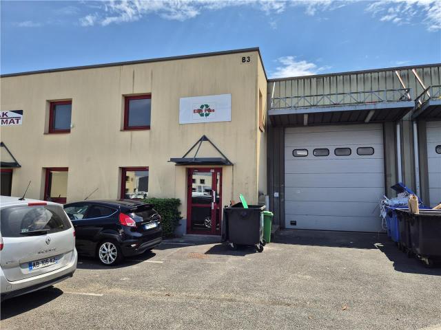 Local Commercial location à Torcy, Pontault-combault