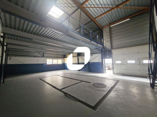 Local Commercial location à Torcy, Ozoir-la-ferrière