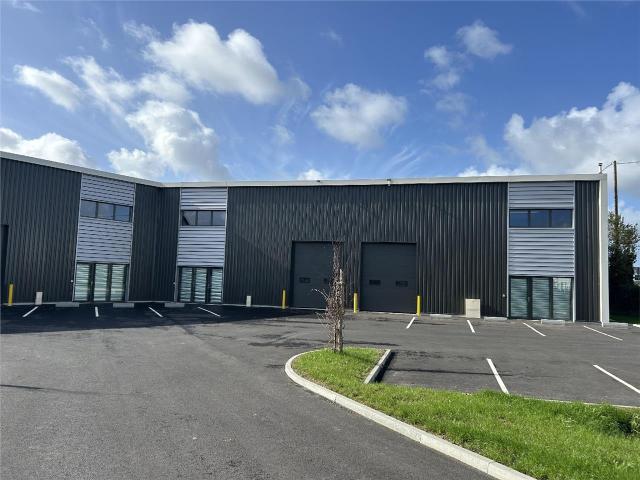 Local Commercial location à Nantes, Saint-etienne-de-montluc
