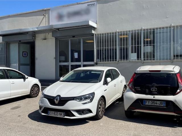 Local Commercial location à Saint-Jeannet, Alpes-Maritimes