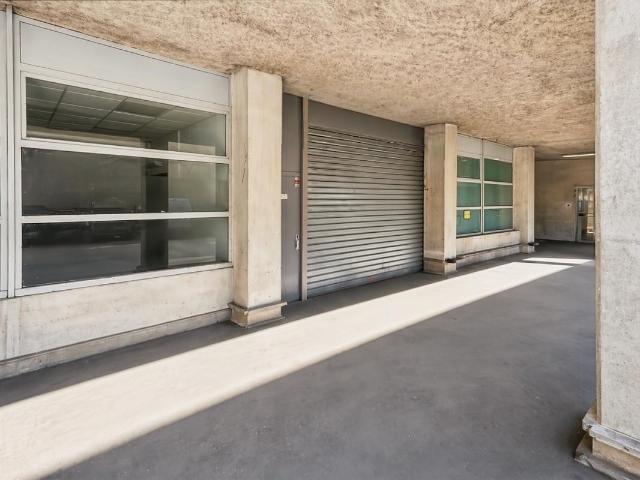 Local Commercial location à Saint-Denis, Île-de-France