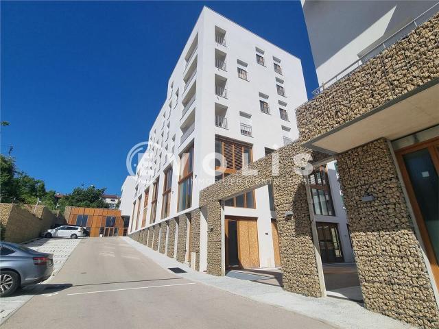 Local Commercial location à L'Haÿ-les-Roses, Vitry-sur-seine