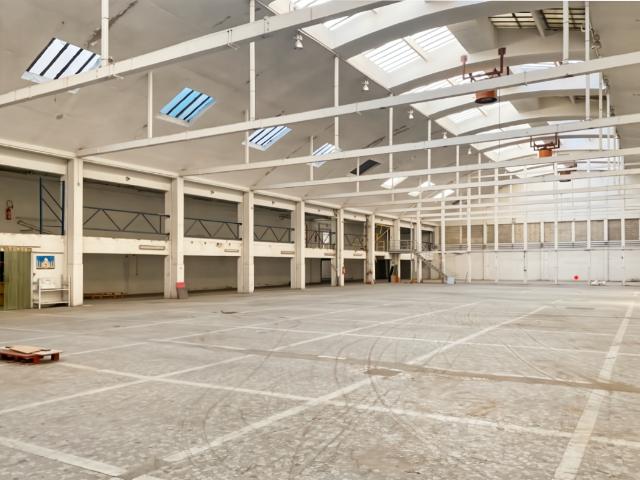Local Commercial location à Saint-Denis, La Courneuve