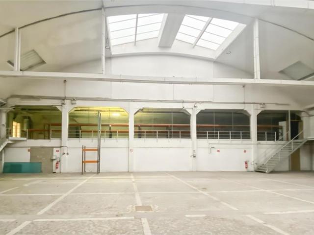 Local Commercial location à Saint-Denis, La Courneuve