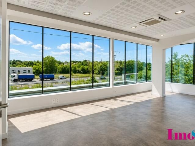 Local Commercial location à Bordeaux, Artigues-près-bordeaux