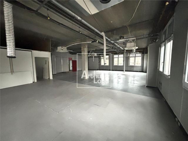 Local Commercial location à Grenoble, Meylan