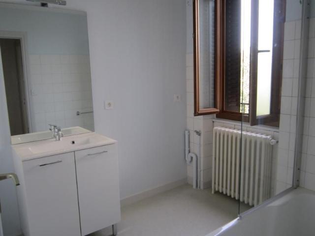Maison location à Ussel