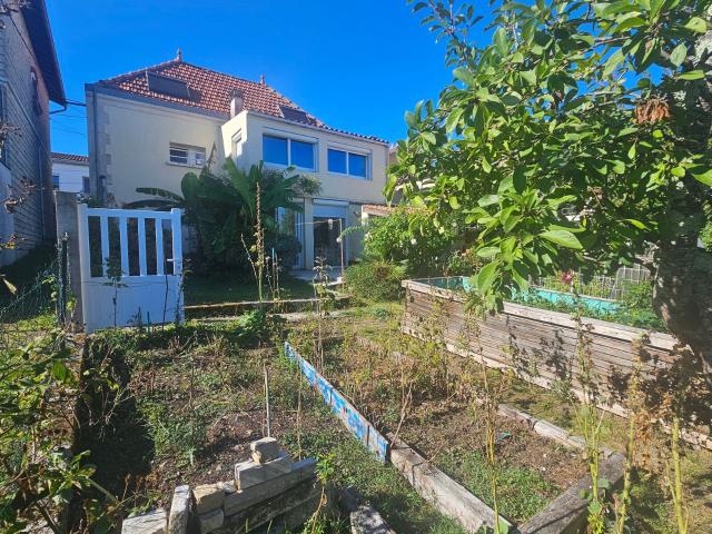 Maison location à Saint-Eutrope, Saintes