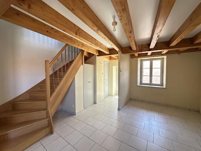 Maison location à Les Charrières, Trambly