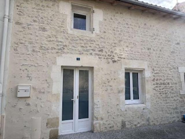 Maison location à Saint-Jean-d'Angély, Saint-julien-de-l'escap